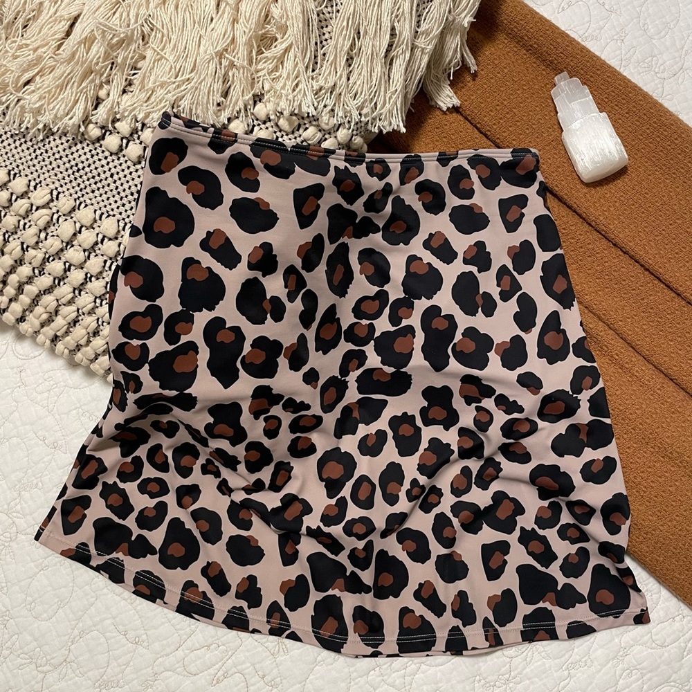 Kortni Jeane Who Wears Short Skirts Swim Oversized Cheetah Print High Waisted